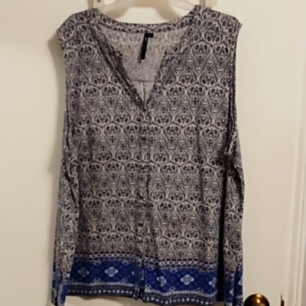 Black and blue and white very soft button up sleeveless top